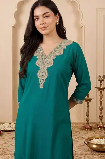 Women Regular Kurta with Trousers