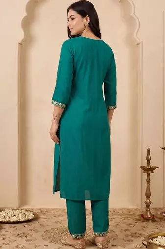 Women Regular Kurta with Trousers