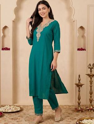 Women Regular Kurta with Trousers 6