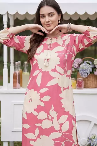 Women Floral Printed Regular Kurta with Trousers