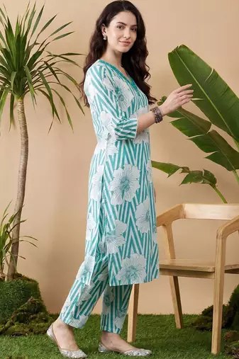 Women Floral Printed Regular Pure Cotton Kurta with Trousers