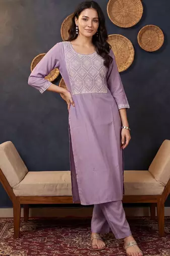 Women Ethnic Motifs Embroidered Regular Thread Work Kurta with Trousers