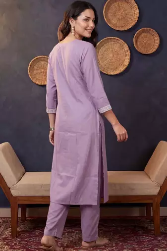 Women Ethnic Motifs Embroidered Regular Thread Work Kurta with Trousers