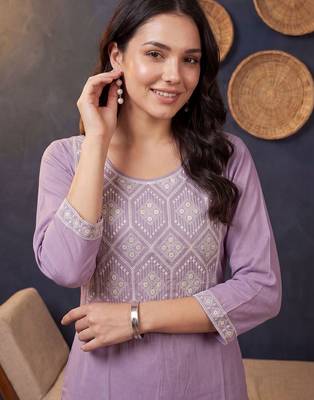 Women Ethnic Motifs Embroidered Regular Thread Work Kurta with Trousers 6