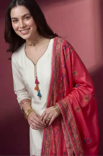 Women Ethnic Motifs Regular Thread Work Kurta with Trousers & With Dupatta