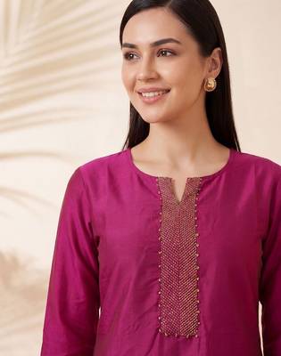 Women Regular Thread Work Kurta with Trousers & With Dupatta 2