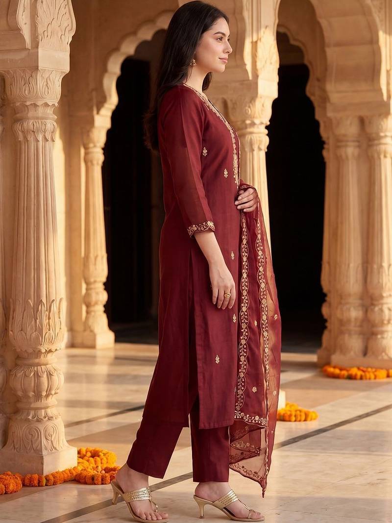Women Ethnic Motifs Embroidered Regular Kurta with Trousers & With Dupatta