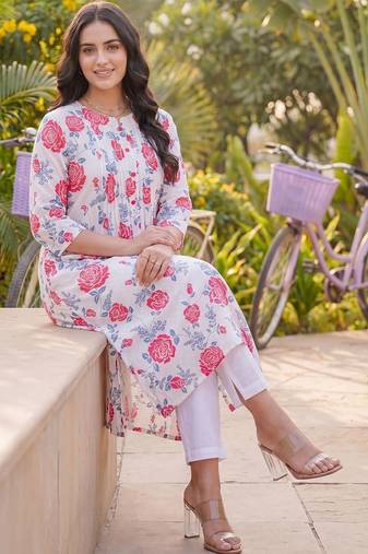 Women Floral Printed Regular  Cotton Kurta with Trousers