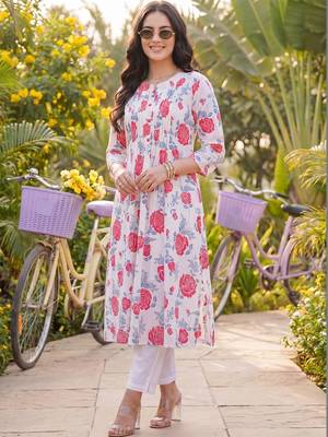 Women Floral Printed Regular Pure Cotton Kurta with Trousers 3