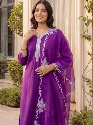 Women Ethnic Motifs Embroidered Regular Thread Work Liva Kurta with Trousers & With Dupatta 2