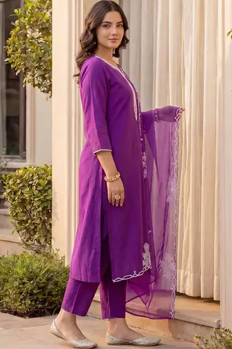 Women Ethnic Motifs Embroidered Regular Thread Work Liva Kurta with Trousers & With Dupatta