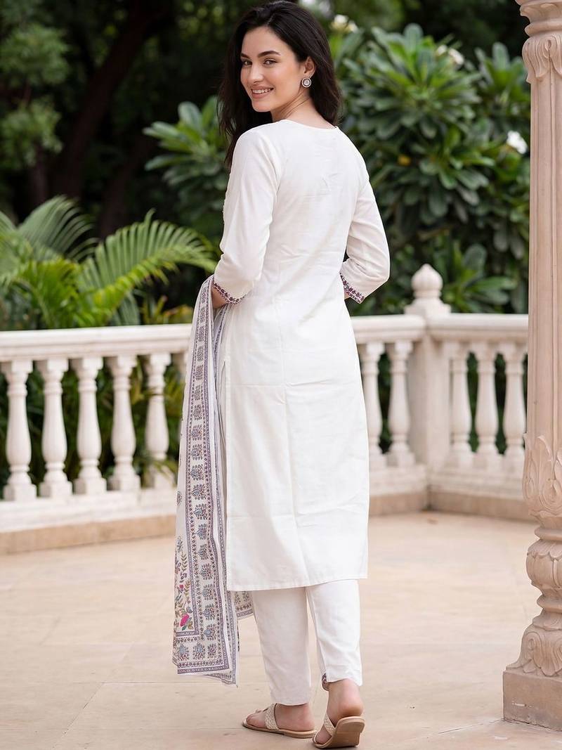 Women Ethnic Motifs Embroidered Regular Thread Work Pure Cotton Kurta with Trousers & With Dupatta