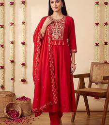 Women Ethnic Motifs Embroidered Empire Thread Work Kurta with Trousers & With Dupatta