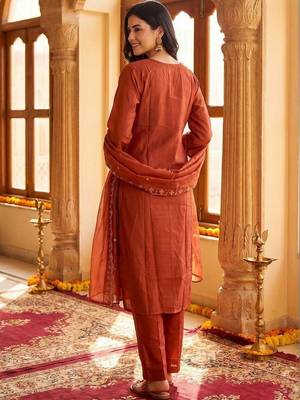 Women Ethnic Motifs Embroidered Regular Thread Work Kurta with Trousers & With Dupatta 3