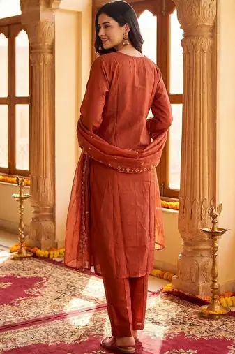 Women Ethnic Motifs Embroidered Regular Thread Work Kurta with Trousers & With Dupatta