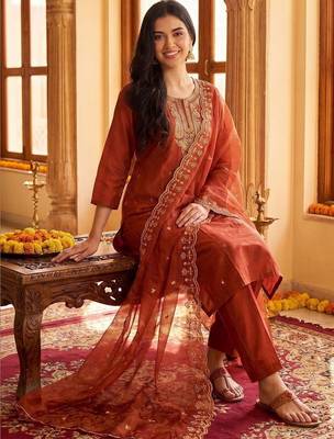Women Ethnic Motifs Embroidered Regular Thread Work Kurta with Trousers & With Dupatta 4