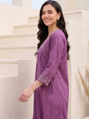 Women Ethnic Motifs Embroidered Regular Thread Work Pure Cotton Kurta with Trousers 2