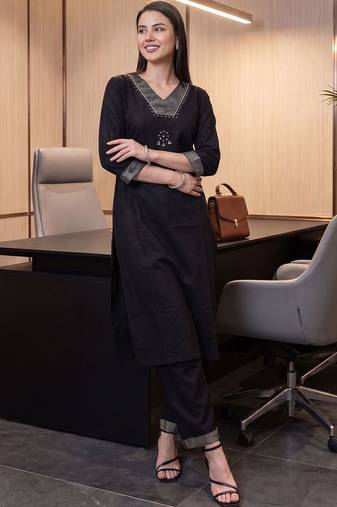 Women Ethnic Motifs Embroidered Regular Kurta with Trousers