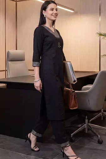 Women Ethnic Motifs Embroidered Regular Kurta with Trousers