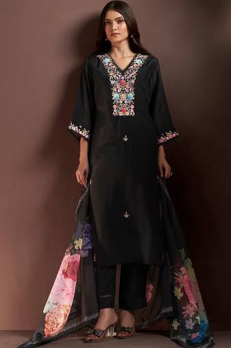 Women Floral Embroidered Regular Thread Work Kurta with Trousers & With Dupatta