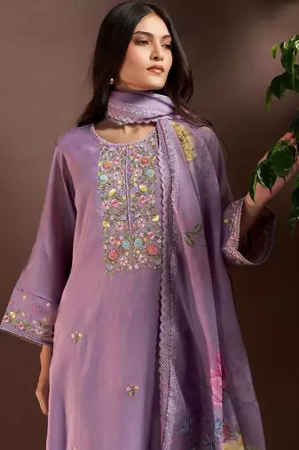 Women Floral Embroidered Regular Thread Work Kurta with Trousers & With Dupatta