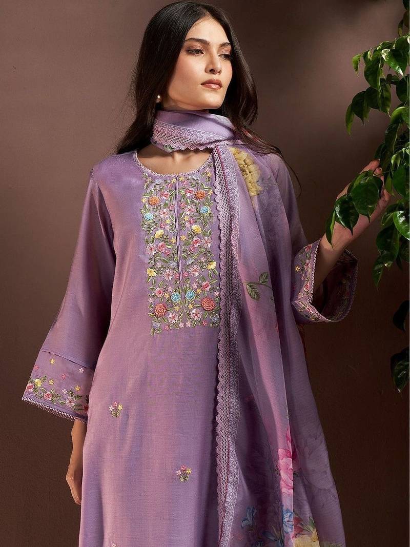 Women Floral Embroidered Regular Thread Work Kurta with Trousers & With Dupatta