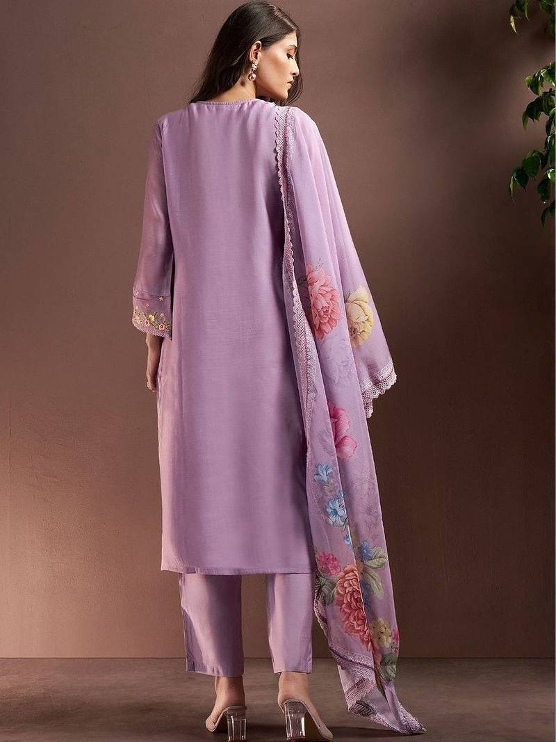 Women Floral Embroidered Regular Thread Work Kurta with Trousers & With Dupatta