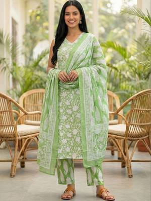 Women Floral Printed Regular Pure Cotton Kurta with Trousers & With Dupatta 1