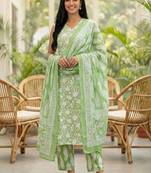 Women Floral Printed Regular Pure Cotton Kurta with Trousers & With Dupatta