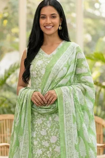 Women Floral Printed Regular Pure Cotton Kurta with Trousers & With Dupatta