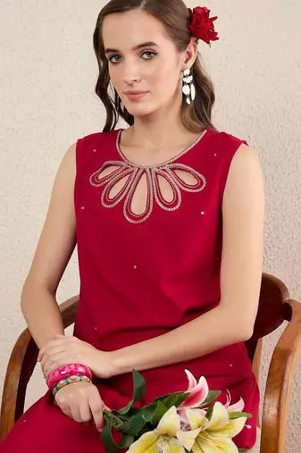 Women Embroidered Regular Thread Work Kurta with Trousers