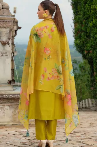 Women Floral Embroidered Regular Thread Work Kurta with Trousers & With Dupatta