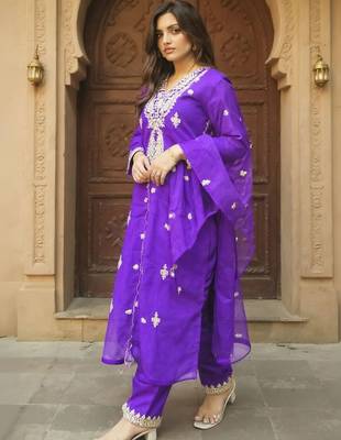 Women Ethnic Motifs Embroidered Regular Kurta with Trousers & With Dupatta 1