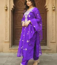 Women Ethnic Motifs Embroidered Regular Kurta with Trousers & With Dupatta