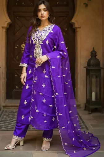 Women Ethnic Motifs Embroidered Regular Kurta with Trousers & With Dupatta