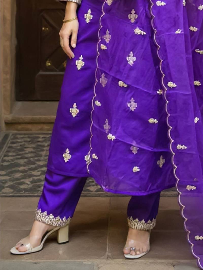 Women Ethnic Motifs Embroidered Regular Kurta with Trousers & With Dupatta