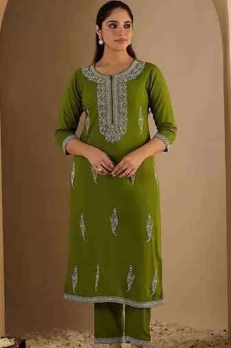 Women Ethnic Motifs Embroidered Regular Thread Work Kurta with Trousers