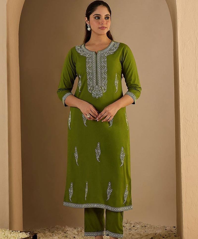 Women Ethnic Motifs Embroidered Regular Thread Work Kurta with Trousers