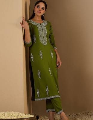 Women Ethnic Motifs Embroidered Regular Thread Work Kurta with Trousers 2