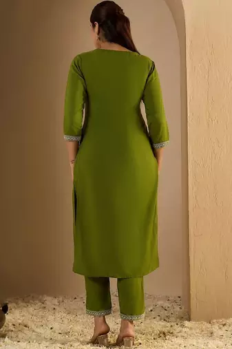 Women Ethnic Motifs Embroidered Regular Thread Work Kurta with Trousers