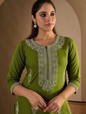 Women Ethnic Motifs Embroidered Regular Thread Work Kurta with Trousers 5