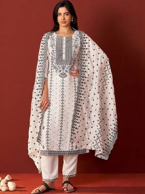 Women Ethnic Motifs Printed Regular Kurta with Trousers & With Dupatta 1