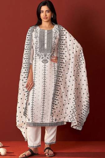 Women Ethnic Motifs Printed Regular Kurta with Trousers & With Dupatta