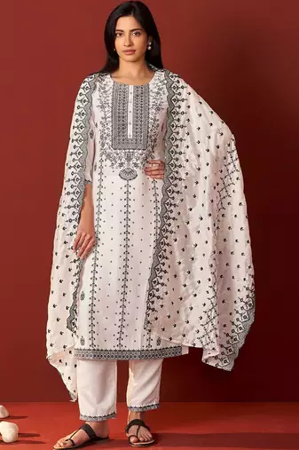 Women Ethnic Motifs Printed Regular Kurta with Trousers & With Dupatta