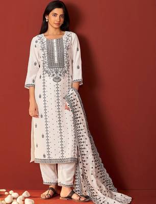 Women Ethnic Motifs Printed Regular Kurta with Trousers & With Dupatta 2