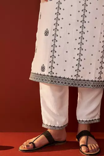 Women Ethnic Motifs Printed Regular Kurta with Trousers & With Dupatta