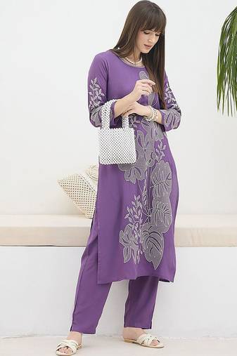 Women Floral Embroidered Regular Kurta with Trousers