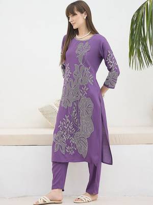 Women Floral Embroidered Regular Kurta with Trousers 3