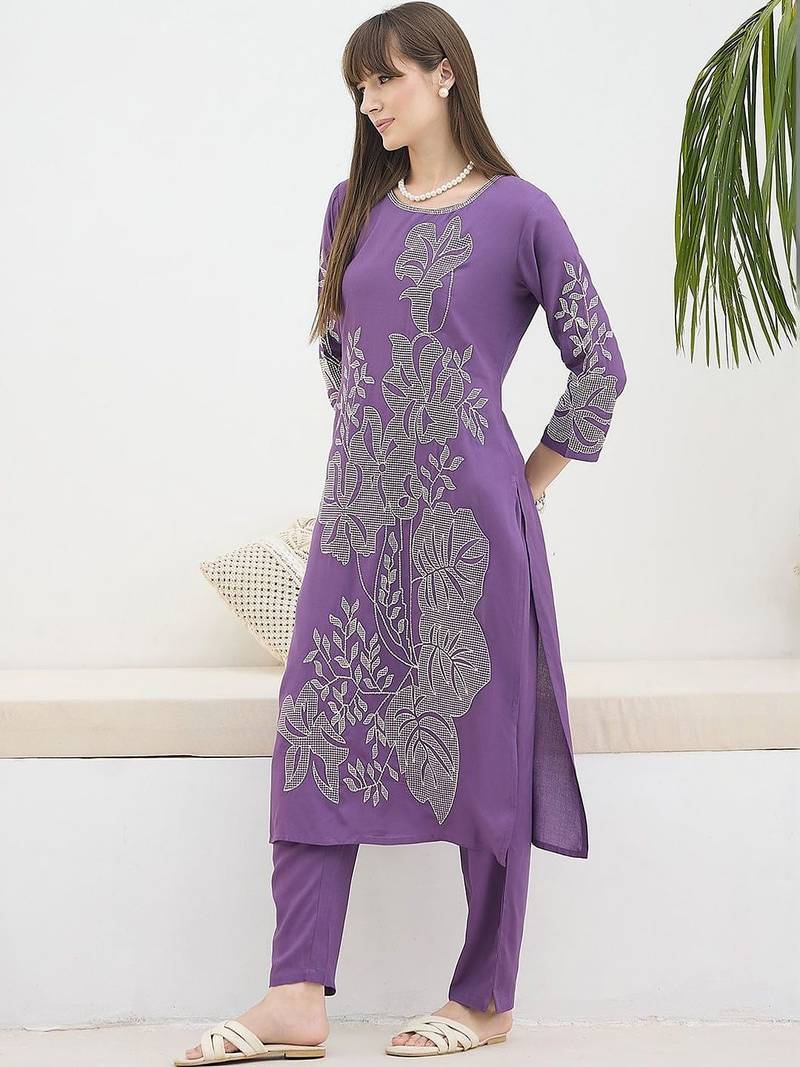 Women Floral Embroidered Regular Kurta with Trousers
