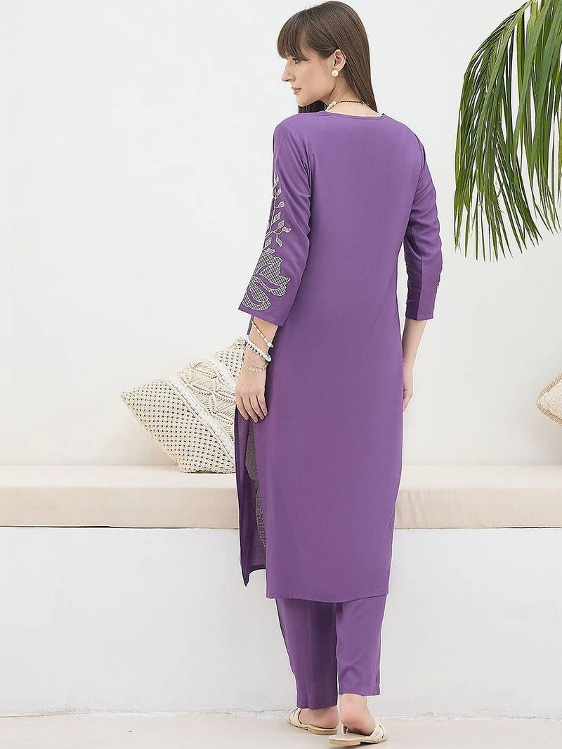 Women Floral Embroidered Regular Kurta with Trousers